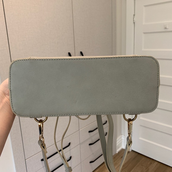 Adorable backpack in soft grey colour - Picture 9 of 9